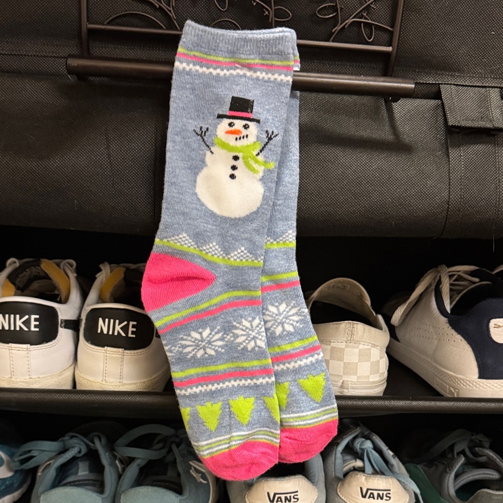 NWT pair of colorful Holiday/Winter socks.  Never been worn of course. Adult 7-9